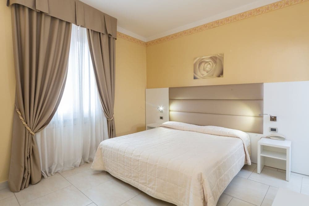 Hotel University