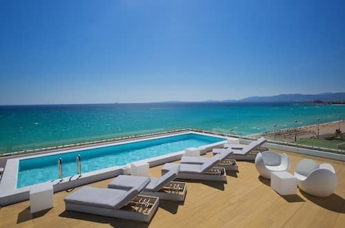HM Tropical Hotel