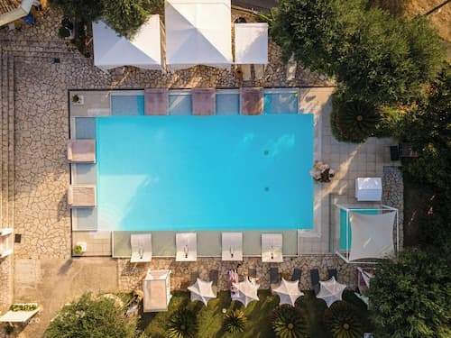 Nefeli Hotel