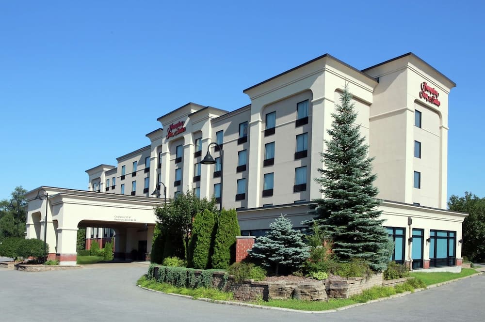 Hampton Inn & Suites by Hilton Laval
