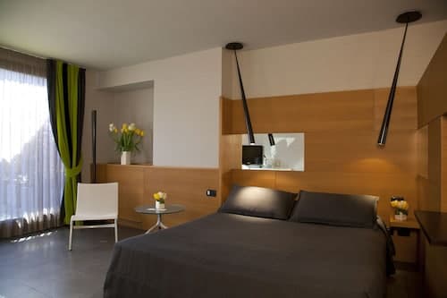 Hotel Zone