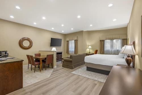 Best Western Plus Vineyard Inn & Suites