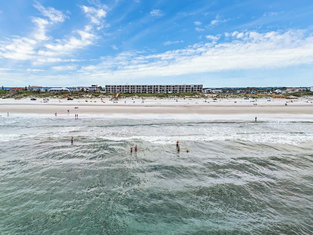 Beacher's Lodge Oceanfront Suites