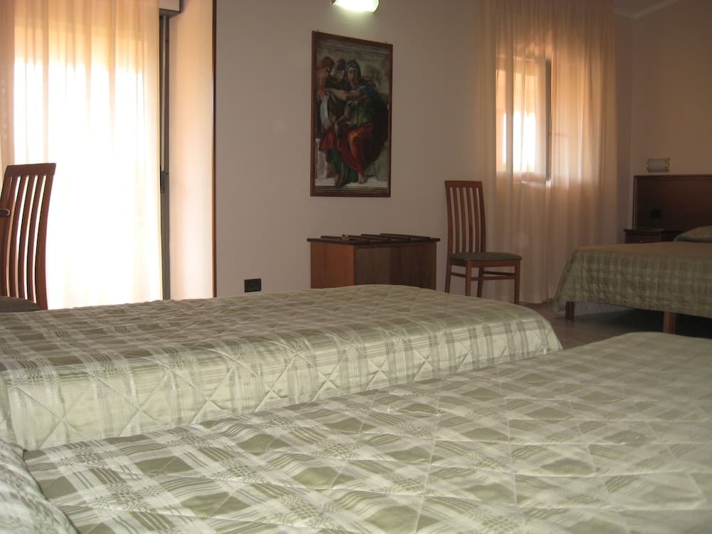 Pausania Inn