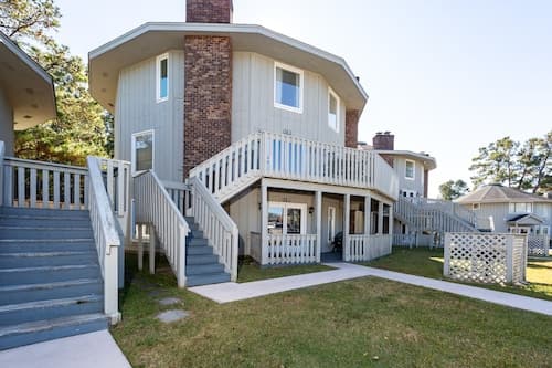Country Club Villas
