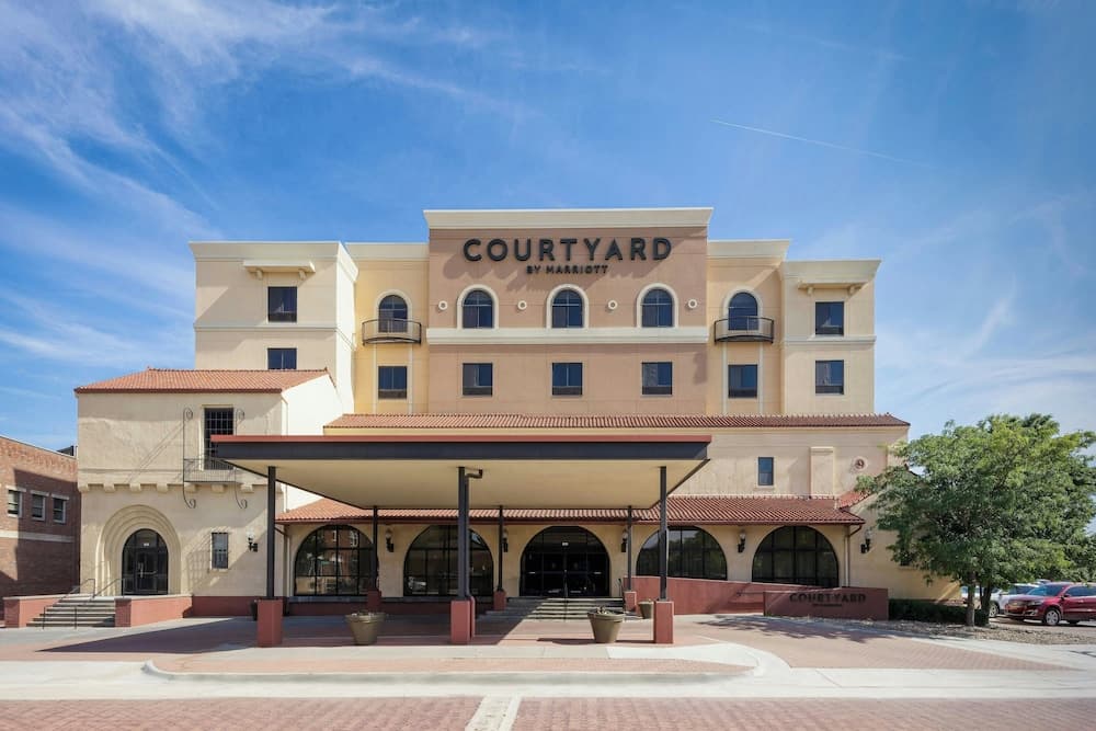 Courtyard by Marriott Wichita At Old Town