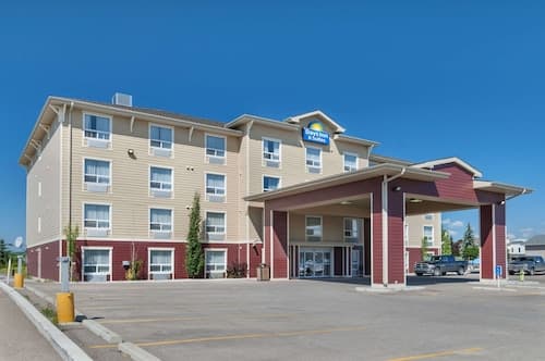 Days Inn & Suites by Wyndham Cochrane