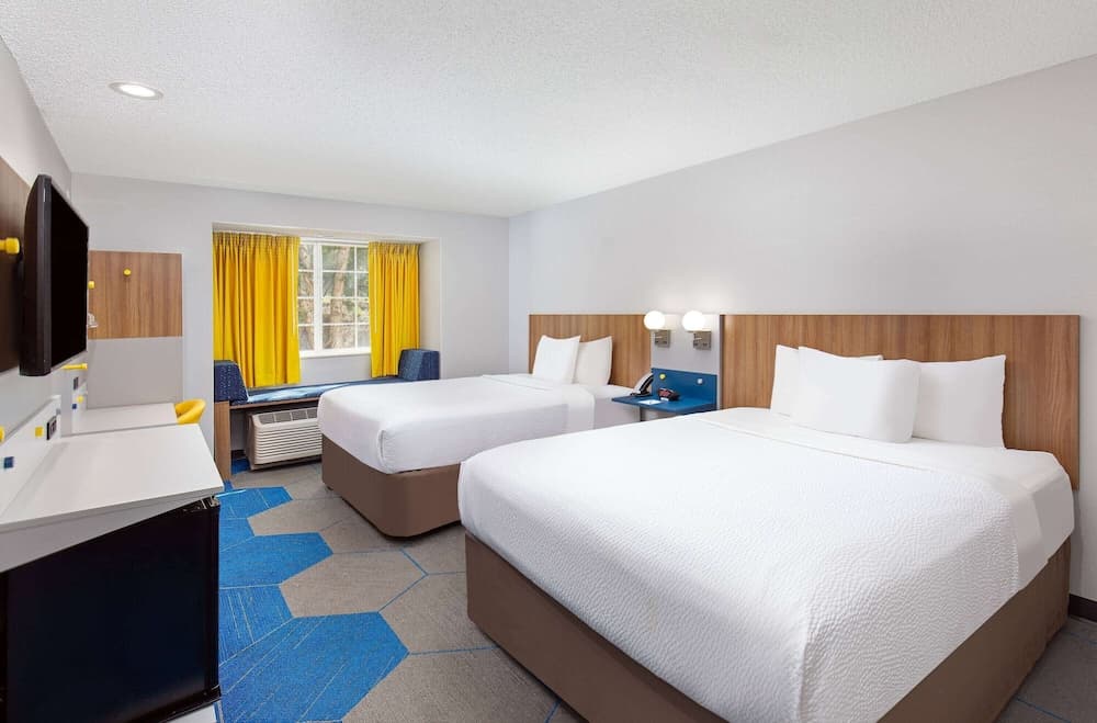 Microtel Inn and Suites by Wyndham Columbus North