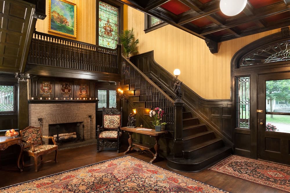 Vrooman Mansion B&B
