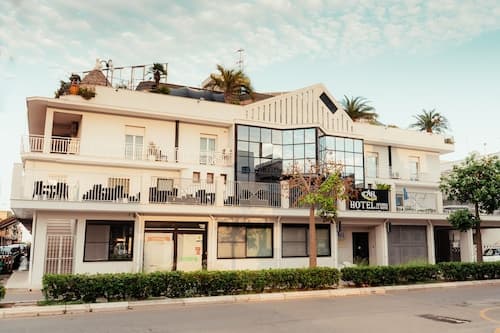 Hotel Accord Le Rose
