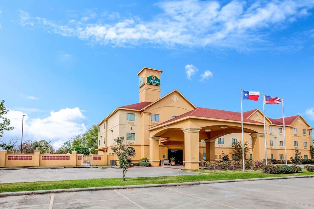 La Quinta Inn & Suites by Wyndham Pasadena