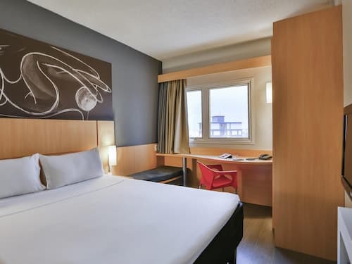 Ibis Goiania