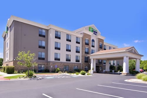 Holiday Inn Express & Suites Selma by IHG