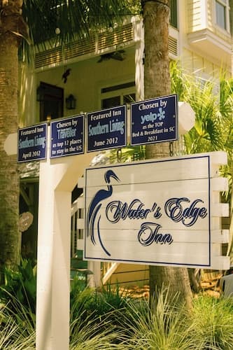 Water's Edge Inn - Adults Only