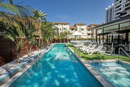 Ultra Broadbeach