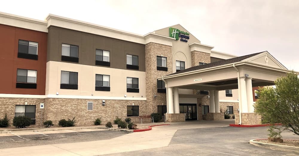 Holiday Inn Express Hotel & Suites Las Vegas by IHG