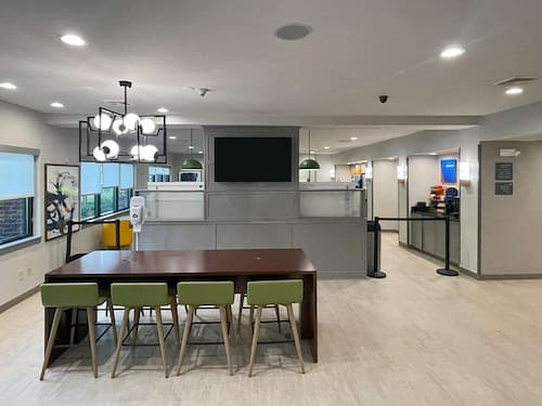 Comfort Suites Mobile-South Alabama University Area