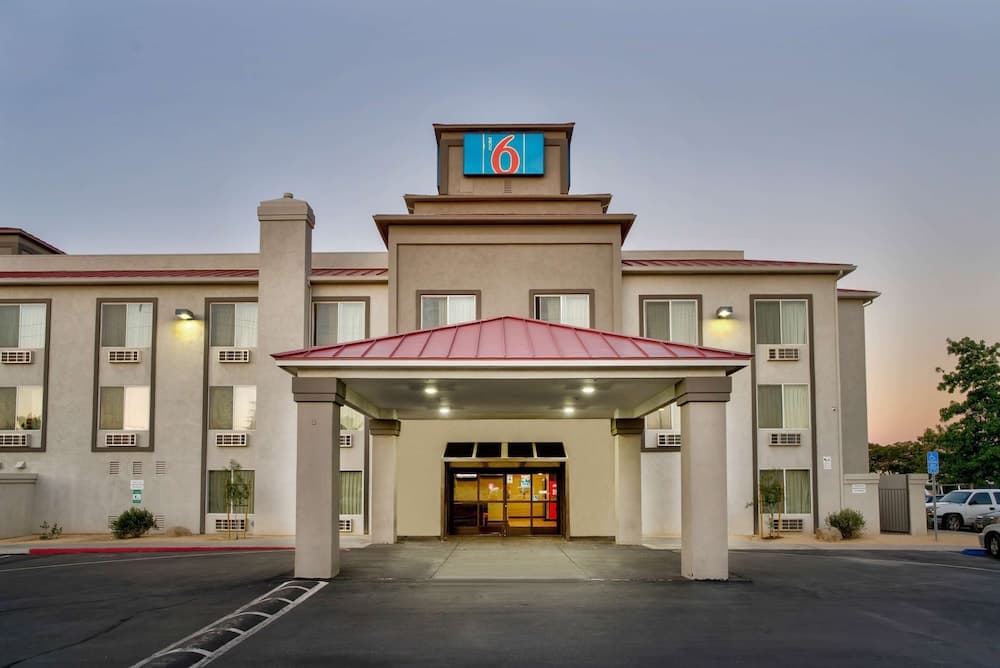 Motel 6 Hesperia, CA - West Main Street I-15