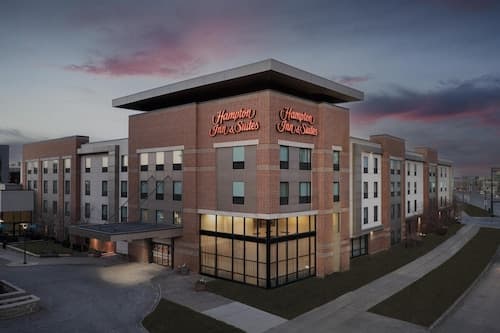 Hampton Inn & Suites Omaha-Downtown