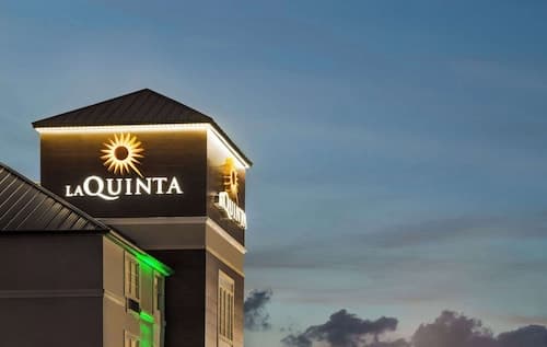 La Quinta Inn & Suites by Wyndham San Antonio N Stone Oak