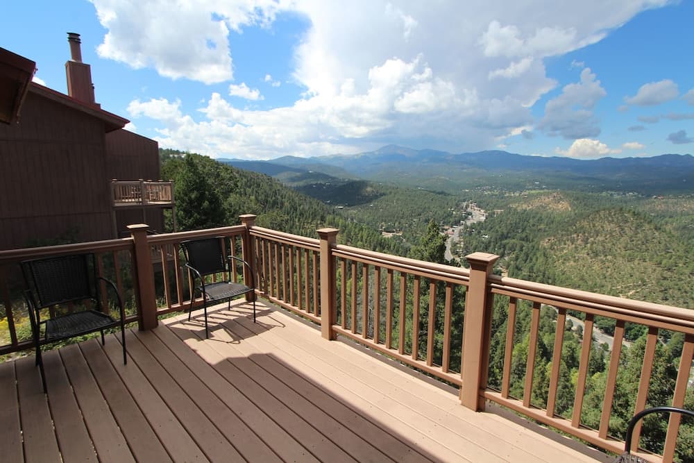 Crown Point Resort
