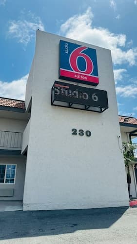 Studio 6 Suites San Ysidro, CA -San Diego South Bay
