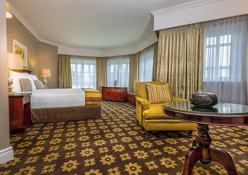 Hemingways Hotel
