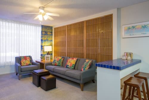 Kuhio Banyan Club