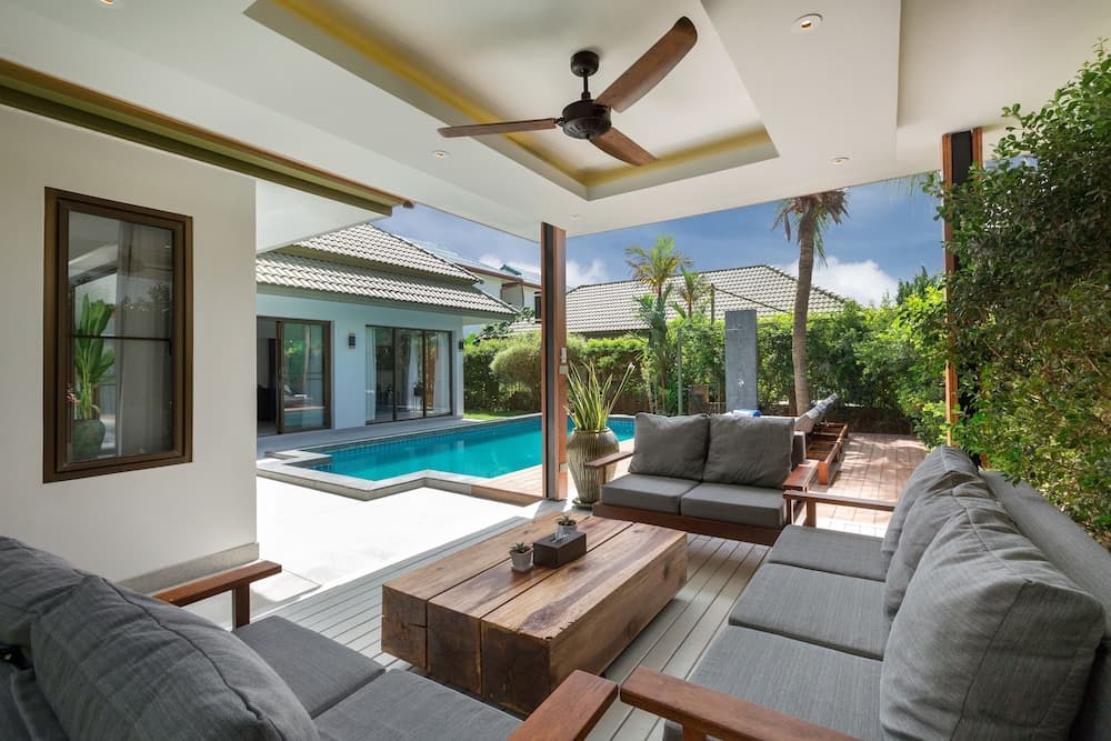 Karon Beach Pool Villa 2