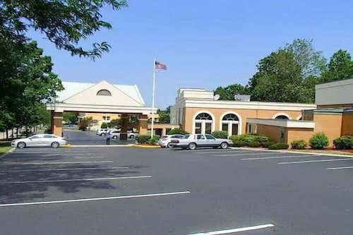 OYO Greenridge Hotel
