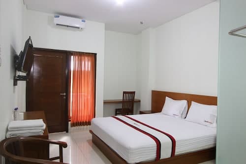 RedDoorz @ Turangga Sari