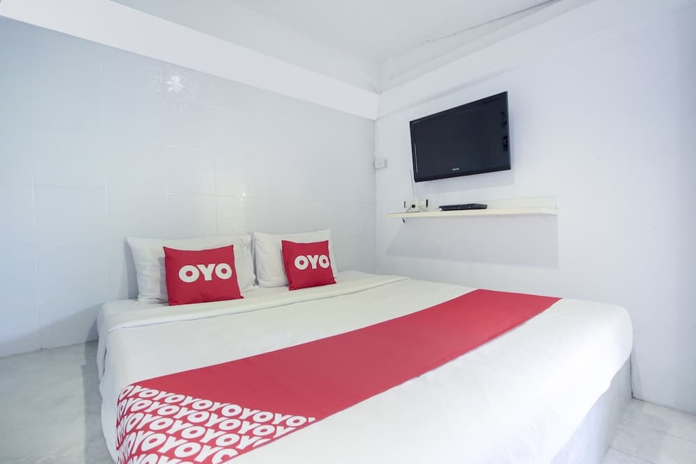 OYO 1054 Phuket Backpacker Hostel