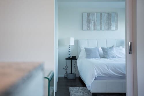 Applewood Suites - 2 BDRM King & Spadina