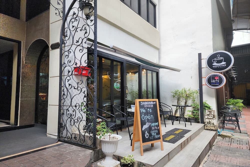 BnB98 Silom Hotel