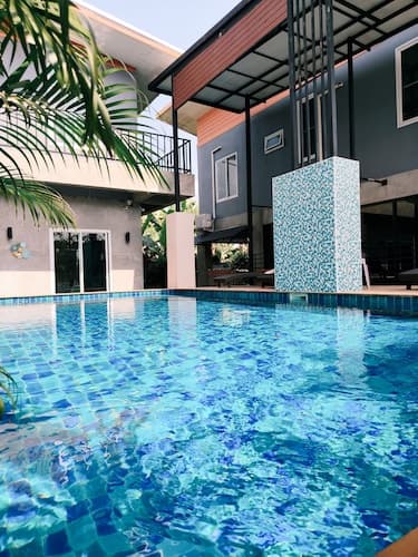 Villa Rajapruek Entire 3 Villas For A Group/ Karaoke room /Daily Maid /Butler Near City Center