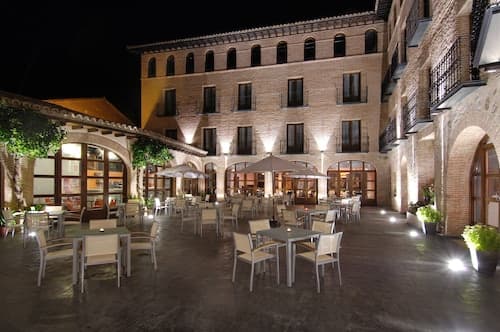 Hotel Cienbalcones