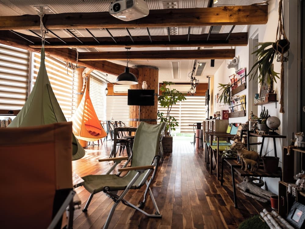 365BASE outdoor hostel