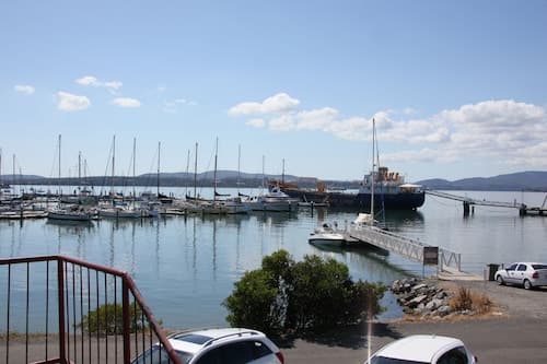 Beauty Point Waterfront Hotel