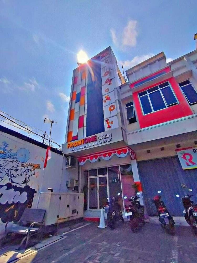 Front One Cabin Tirtonadi Solo