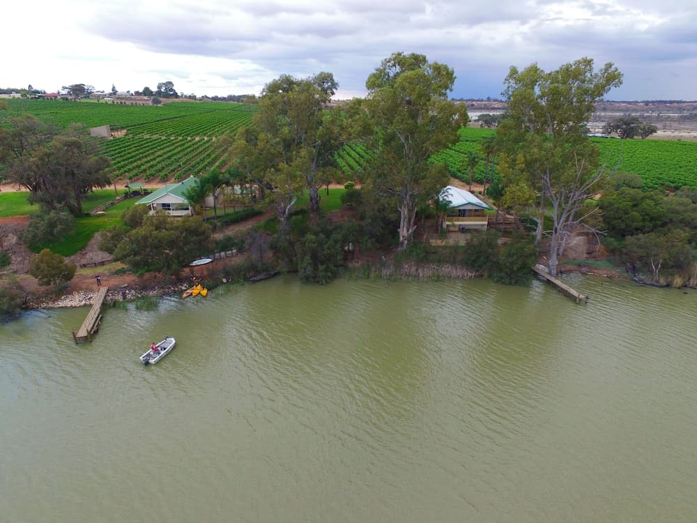 Mundic Waterfront Cottages