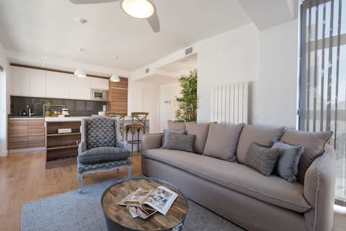 Chezmoihomes Plaza Nueva Premium