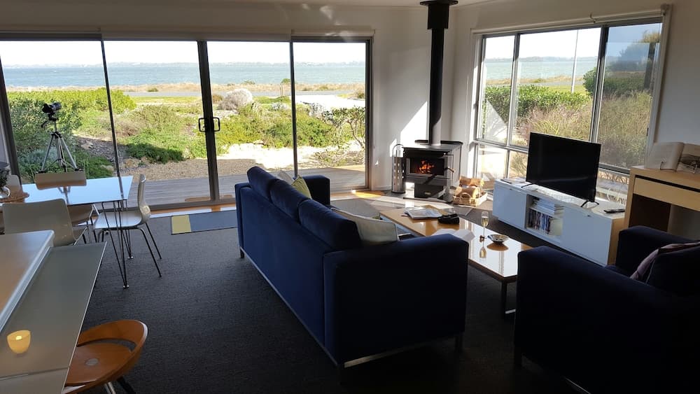 Coorong Waterfront Retreat