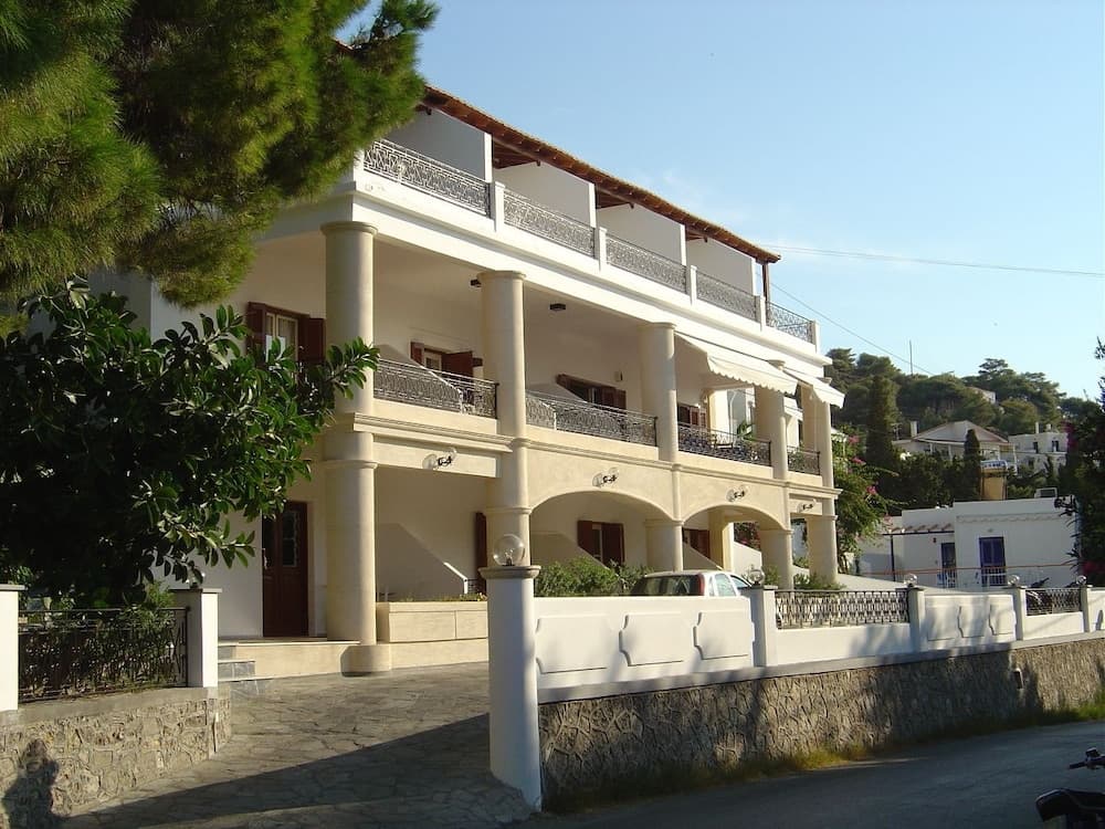 Oasis Hotel