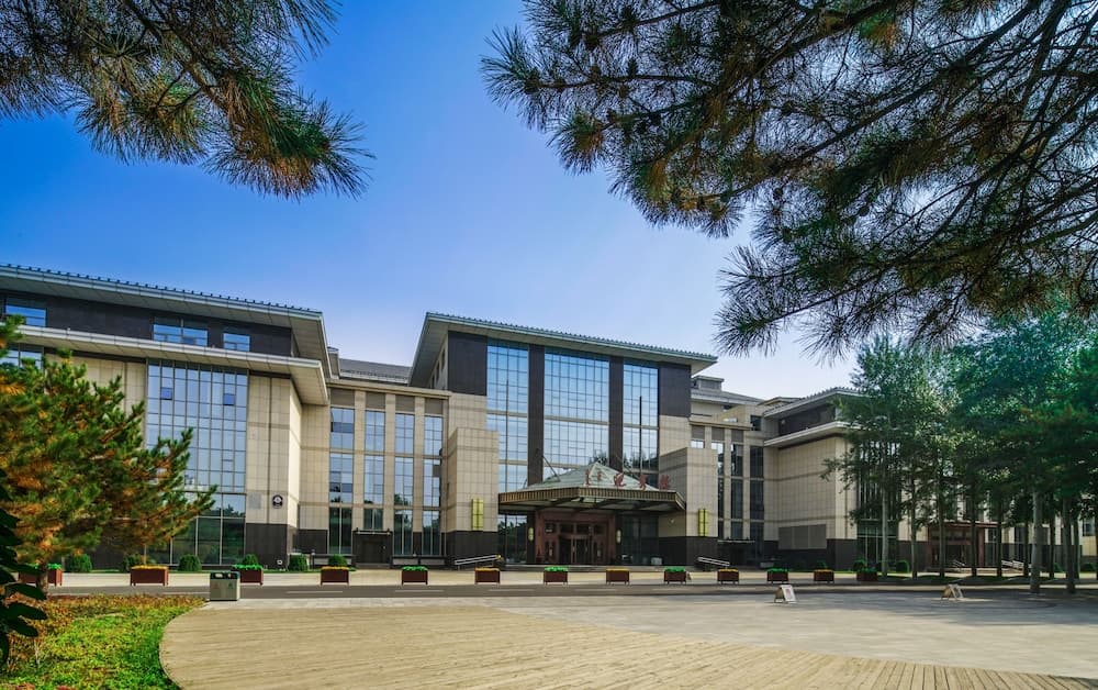 Qingshan Hotel Baotou(Yingbin Building)
