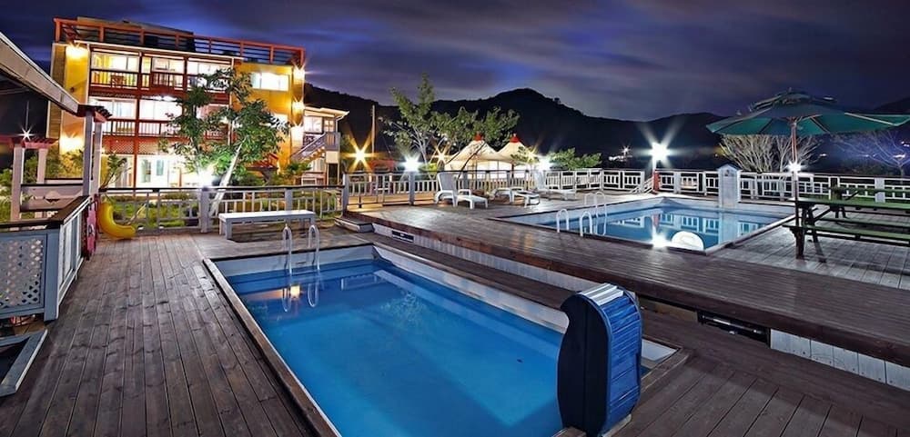 Favian Guest House