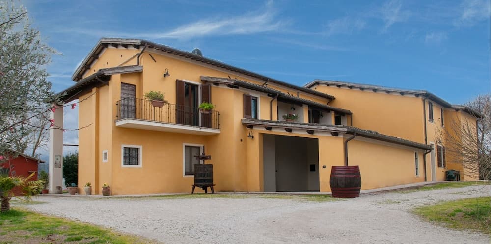 Agriturismo Lustrinu