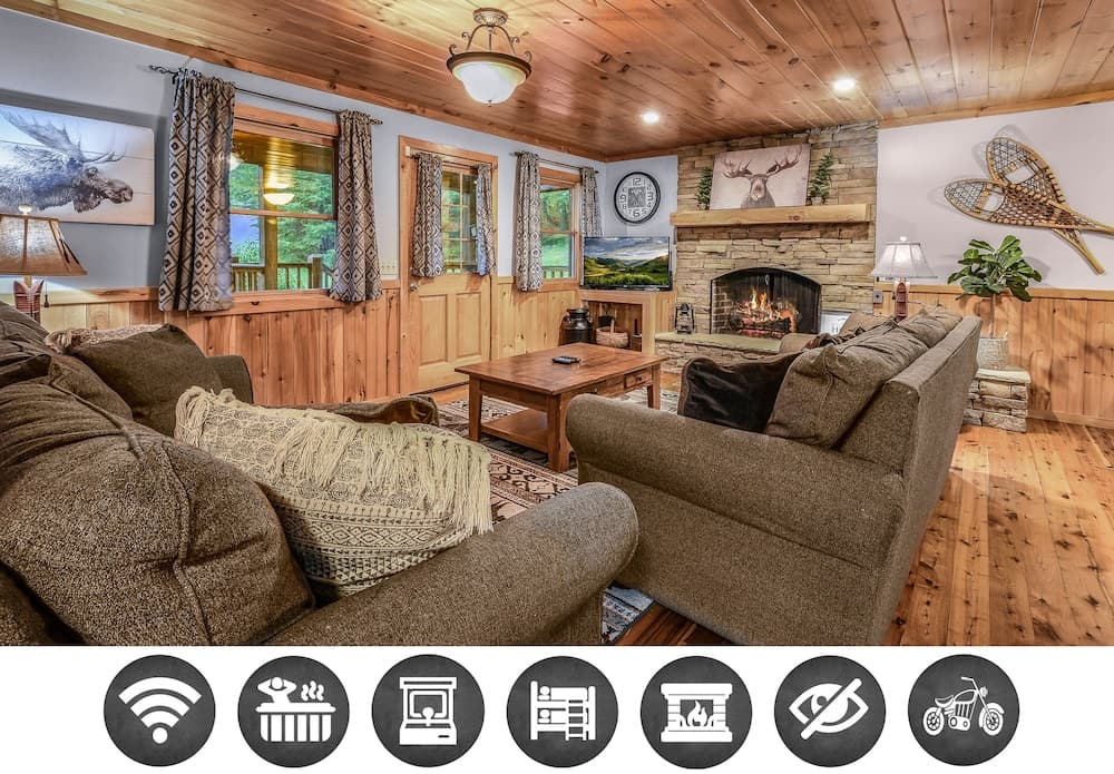 The Ranch Cabin on 6 Secluded Acres in the Great Smoky Mountains by RedAwning