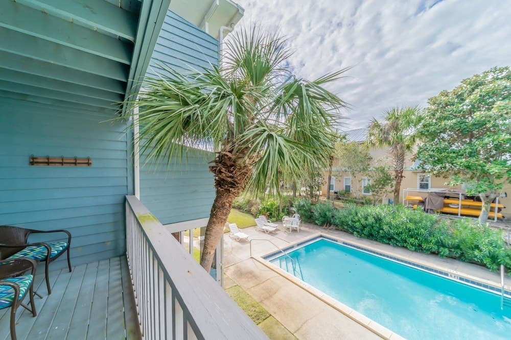 Inlet Sands - 204 - Studio home by RedAwning