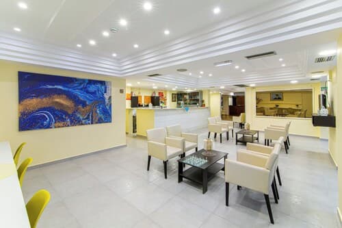 Hotel Triton