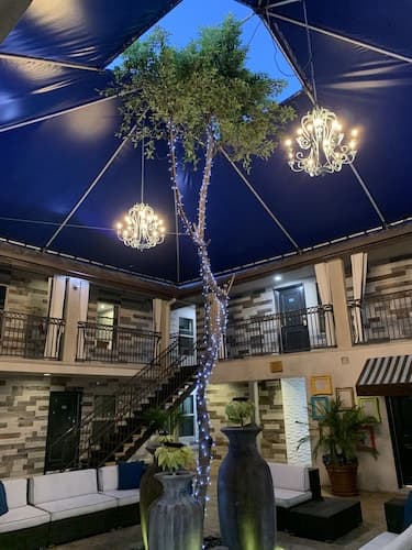 L.A. Sky Boutique Hotel